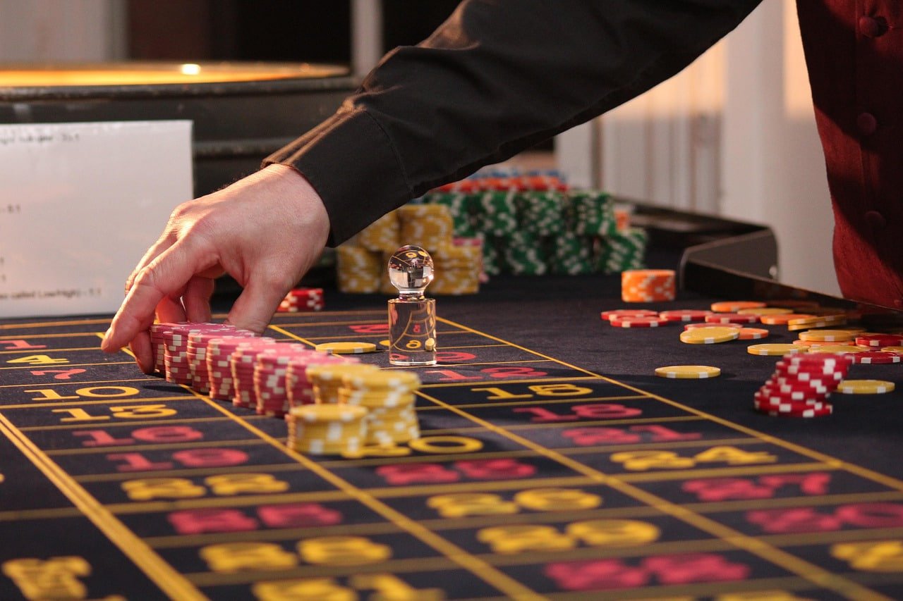 Filipino player browsing sports betting markets on em777 casino mobile app